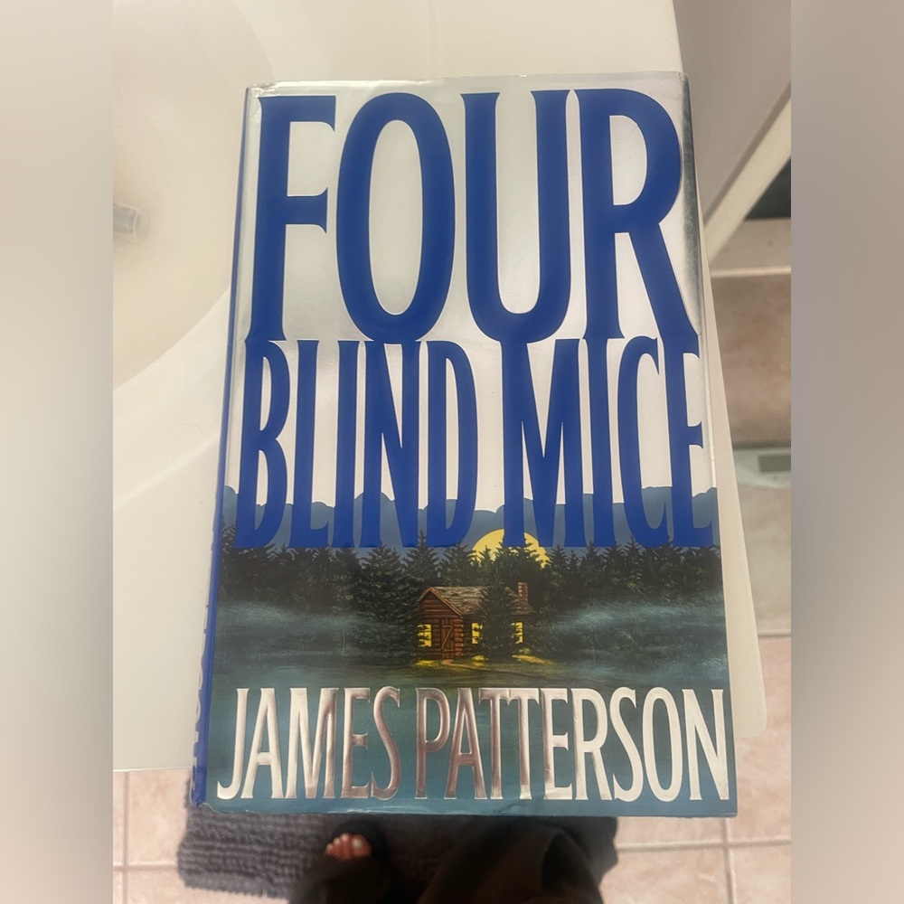 James Patterson “Four Blind Mice”